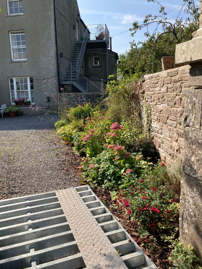 Top Floor At Cantref House Brecon Exteriör bild